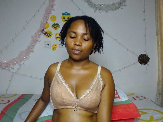 LilyClara Live Cam and Statistics on UnifiedCams