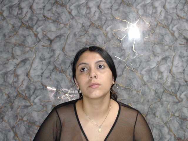 MiaRouse live webcam show