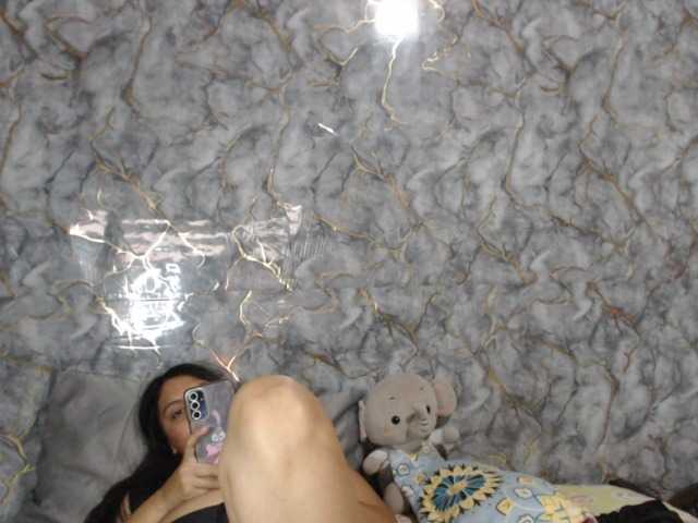 MiaRouse — live female cam