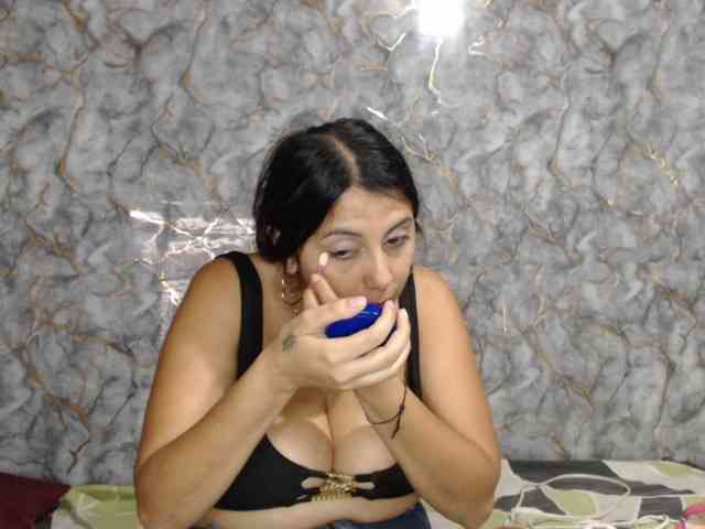 Miarouse Live Webcam on BongaCams