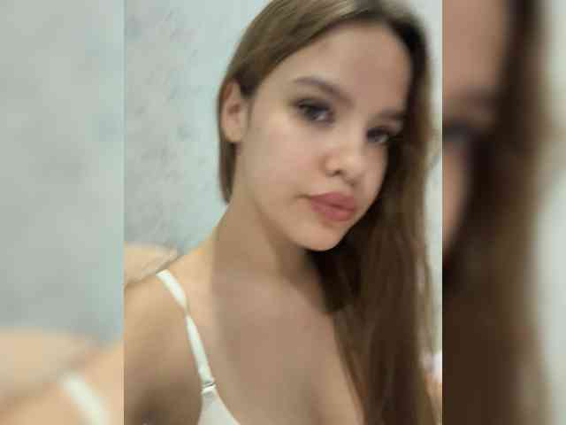 Kisskissss's cam show statistics and live stream