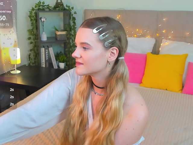 Emma-peach live cam on BongaCams