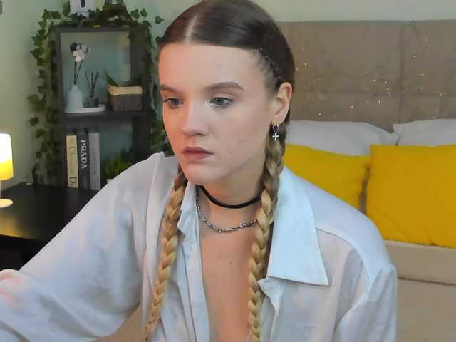 Emma-peach live cam on BongaCams