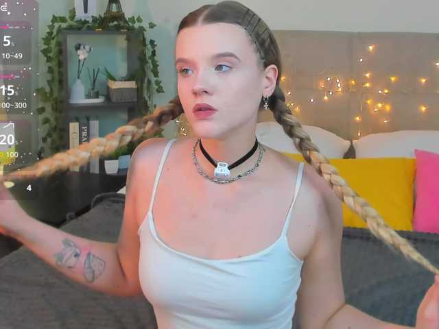 Emma-peach live cam on BongaCams