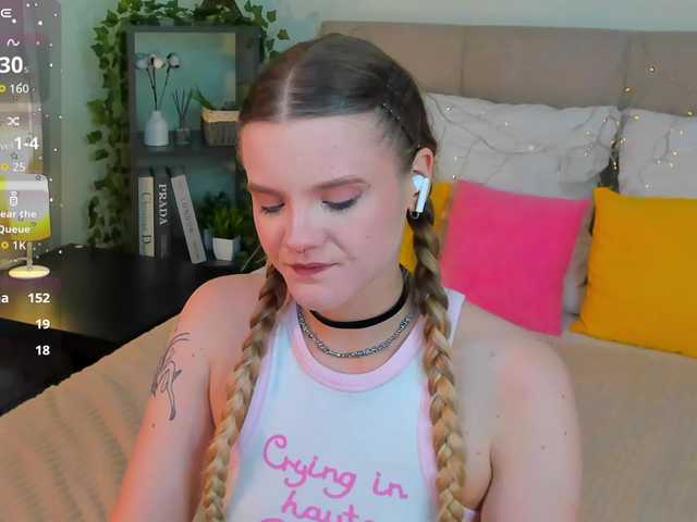 Emma-peach live cam on BongaCams