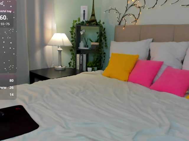 Emma-peach live cam on BongaCams