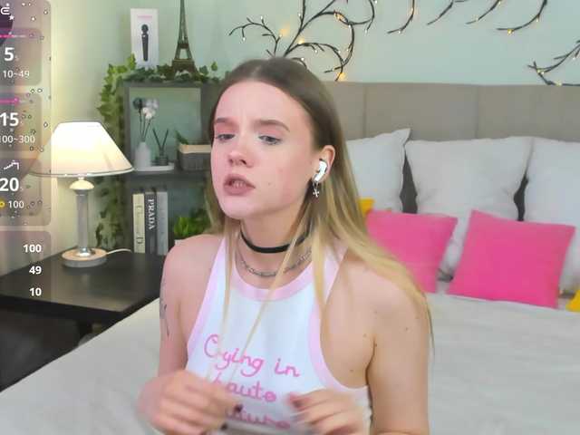 Emma-peach live cam on BongaCams