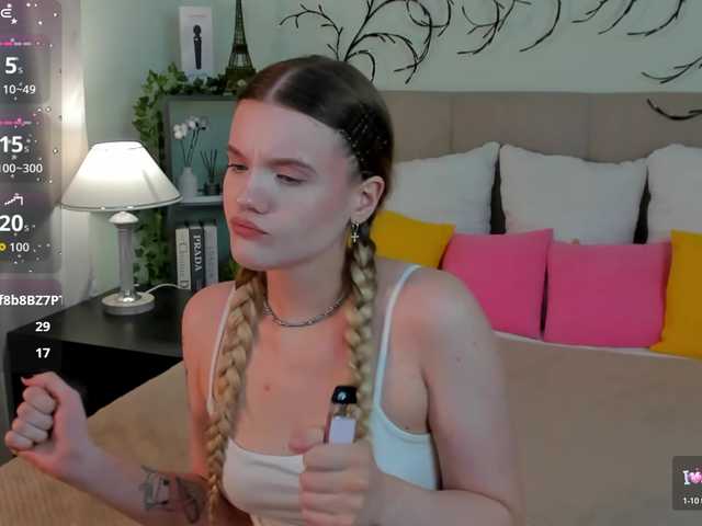 Emma-peach live cam on BongaCams