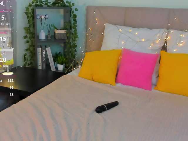 Emma-peach live cam on BongaCams