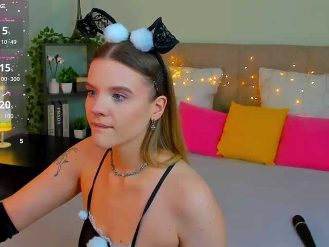 Emma-peach live cam on BongaCams