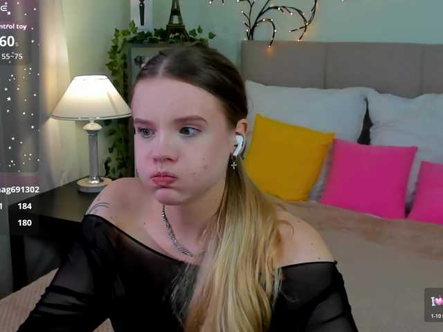 Emma-peach live cam on BongaCams