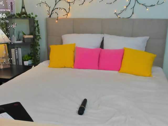 Emma-peach live cam on BongaCams