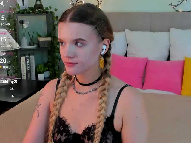 Emma-peach live cam on BongaCams