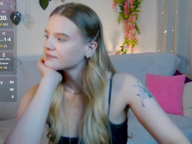 Emma-peach live cam on BongaCams
