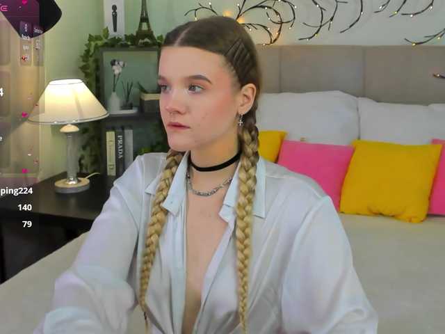 Emma-peach live cam on BongaCams