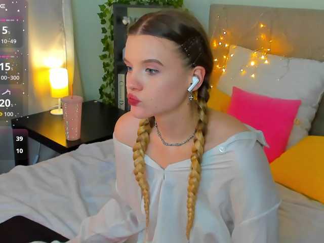 Emma-peach live cam on BongaCams