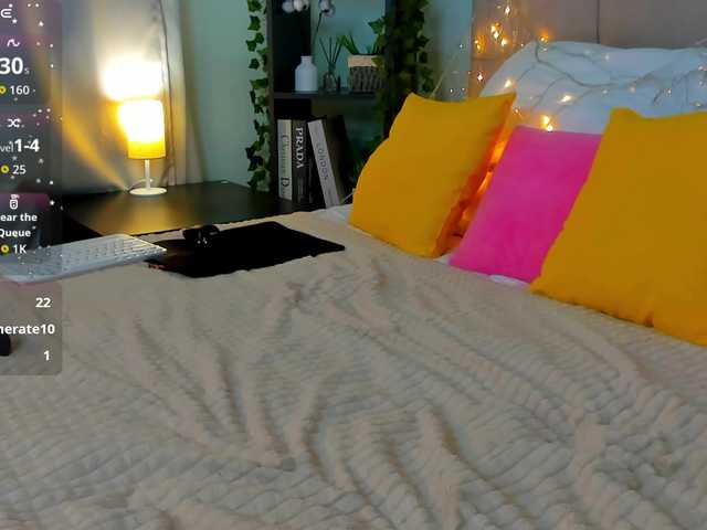 Emma-peach live cam