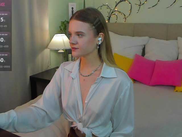 Emma-peach live cam on BongaCams