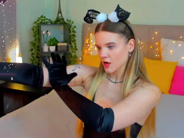 Emma-peach live cam on BongaCams