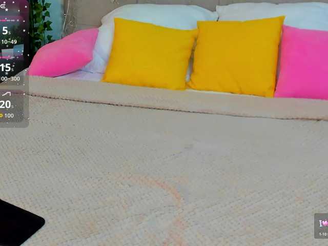 Emma-peach live cam on BongaCams