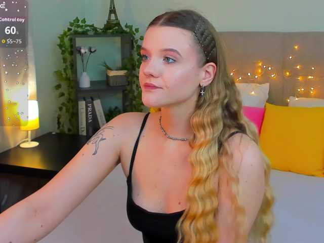 Emma-peach live cam on BongaCams