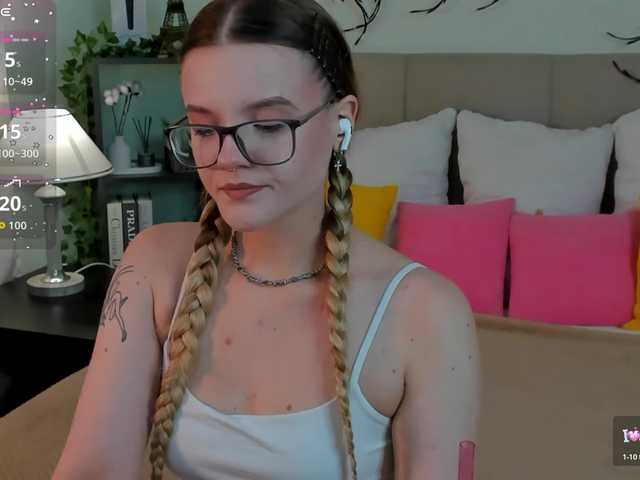 Emma-peach live cam on BongaCams