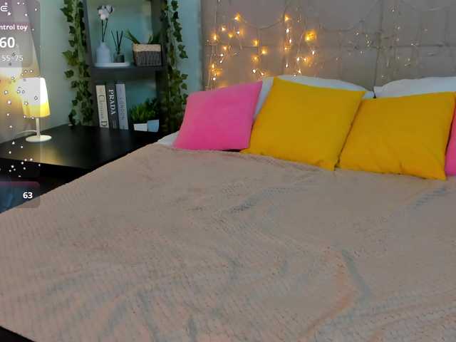 Emma-peach live cam on BongaCams
