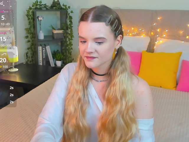 Emma-peach live cam on BongaCams