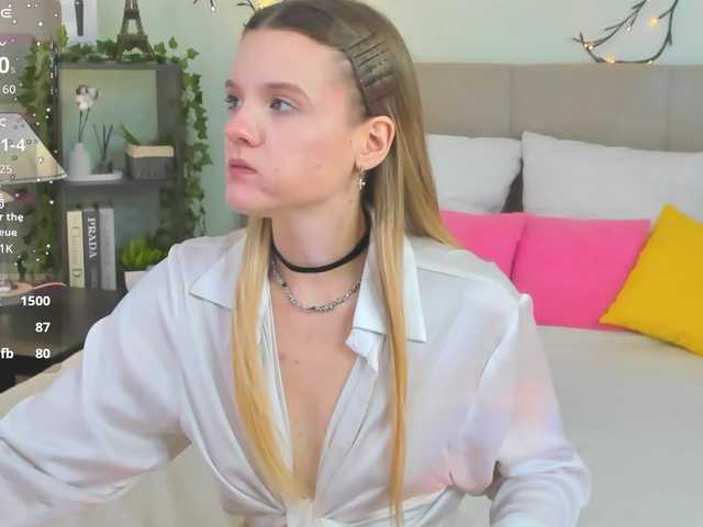 Emma-peach live cam on BongaCams