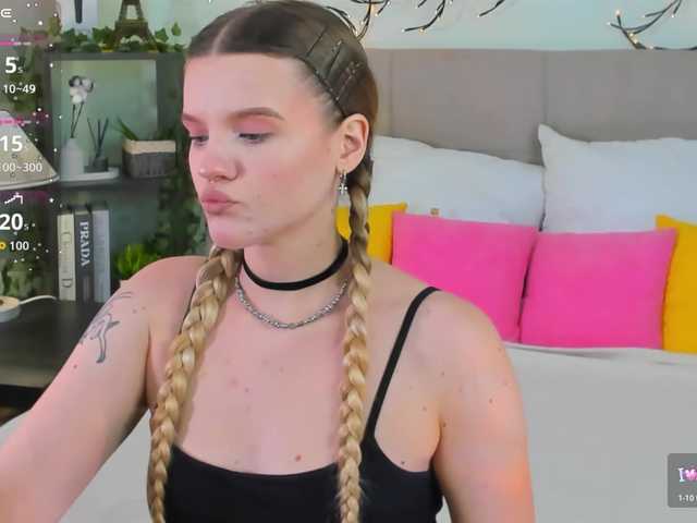 Emma-peach live cam on BongaCams