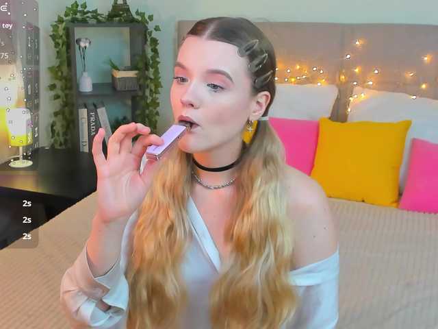 Emma-peach live cam on BongaCams