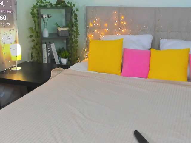 Emma-peach live cam on BongaCams