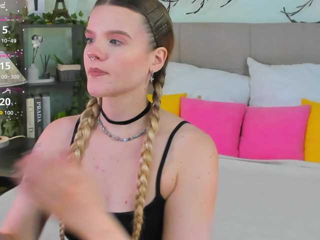 Emma-peach live cam on BongaCams
