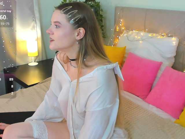 Emma-peach live cam on BongaCams