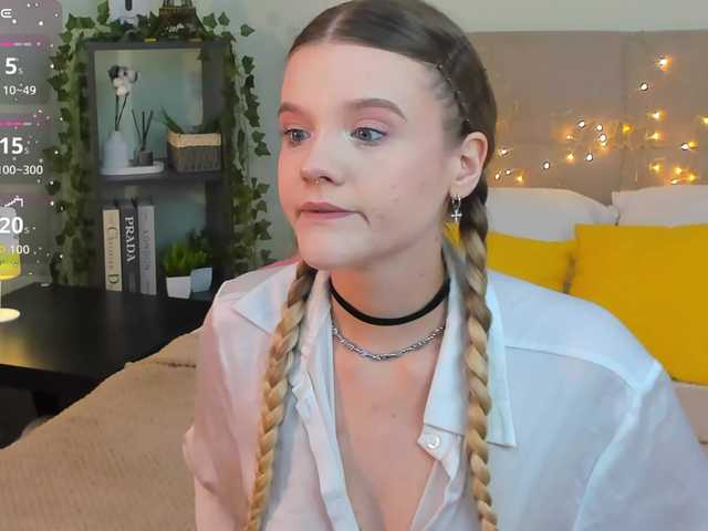 Emma-peach live cam on BongaCams