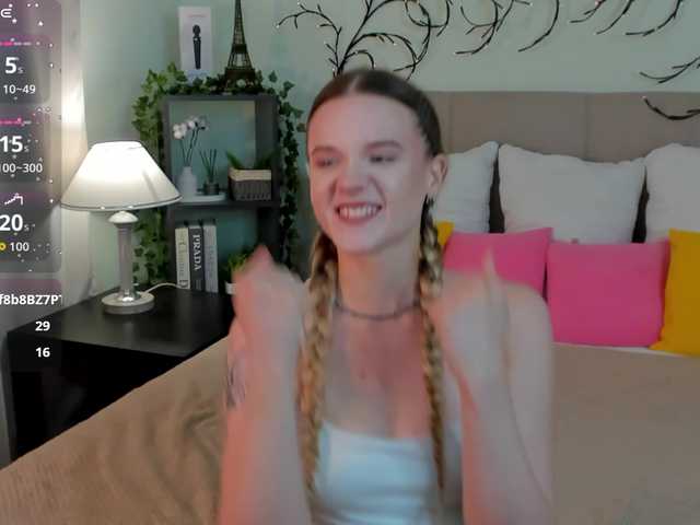 Emma-peach live cam on BongaCams