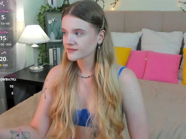 Emma-peach live cam on BongaCams