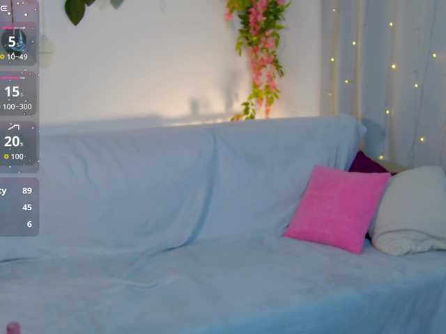 Emma-peach live cam on BongaCams