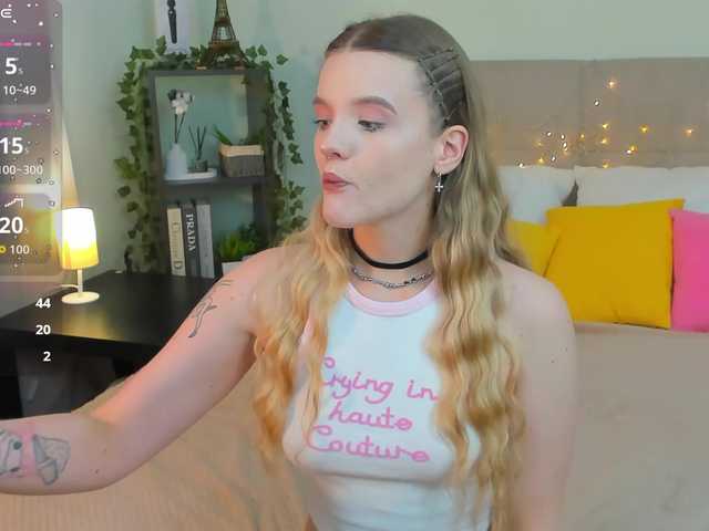 Emma-peach live cam on BongaCams