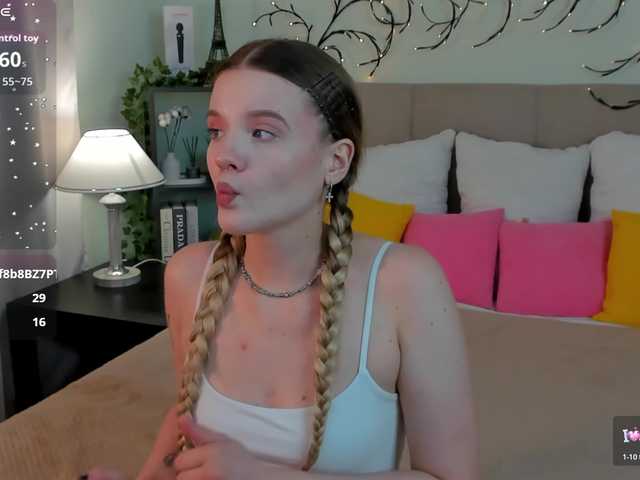 Emma-peach live cam on BongaCams