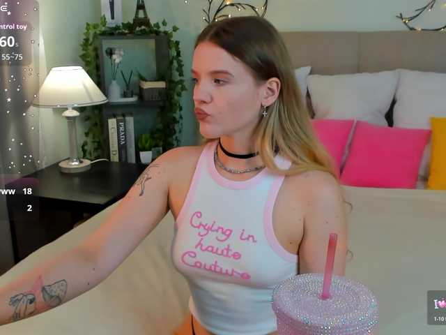 Emma-peach live cam on BongaCams