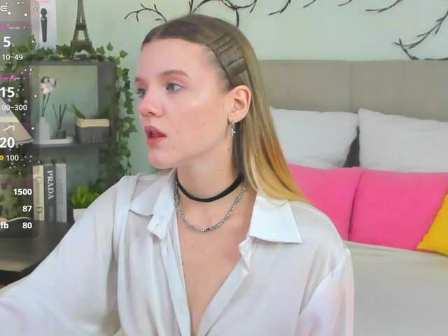 Emma-peach live cam on BongaCams
