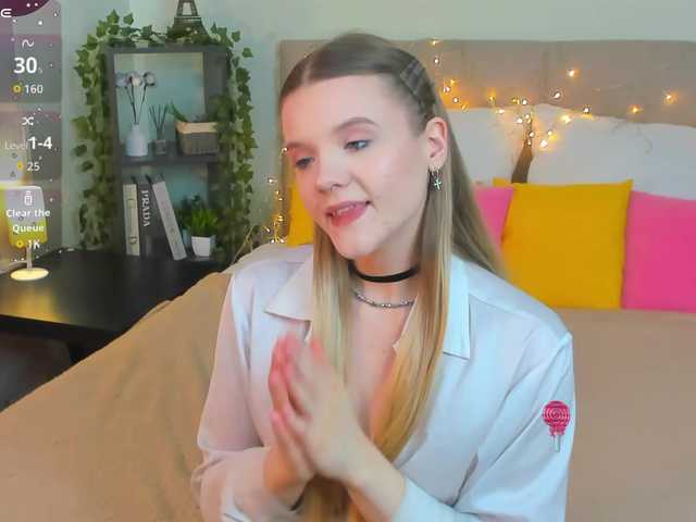 Emma-peach live cam on BongaCams