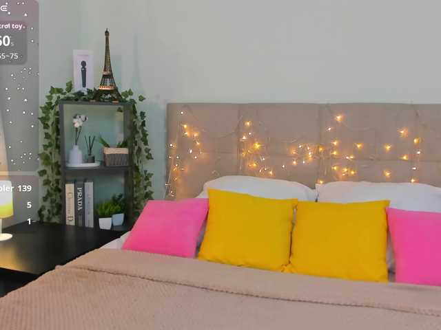 Emma-peach live cam on BongaCams