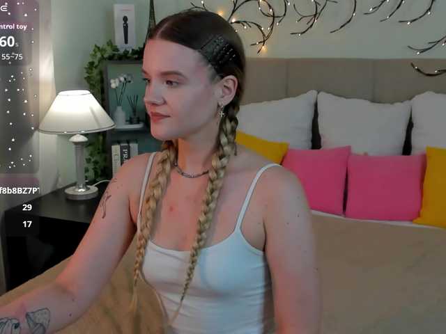 Emma-peach live cam on BongaCams