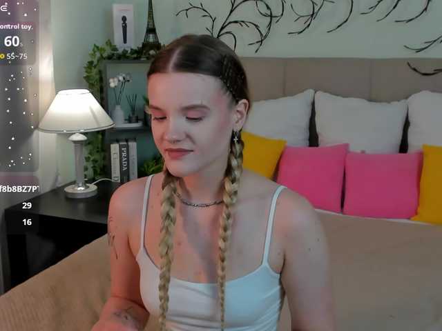 Emma-peach live cam on BongaCams