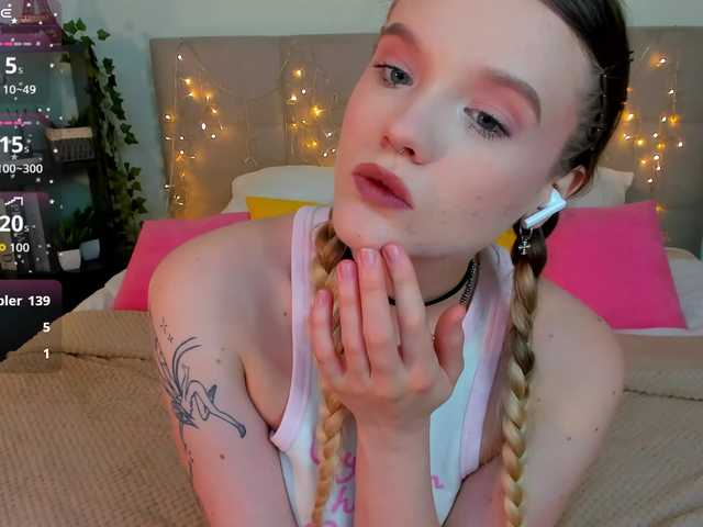 Emma-peach live cam on BongaCams