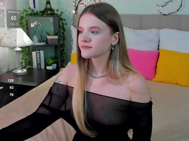Emma-peach live cam on BongaCams