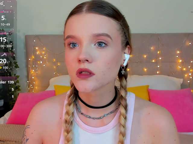 Emma-peach live cam on BongaCams