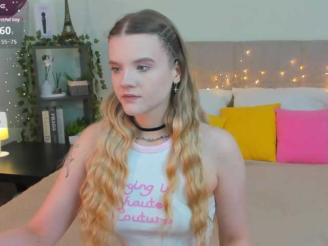 Emma-peach live cam on BongaCams